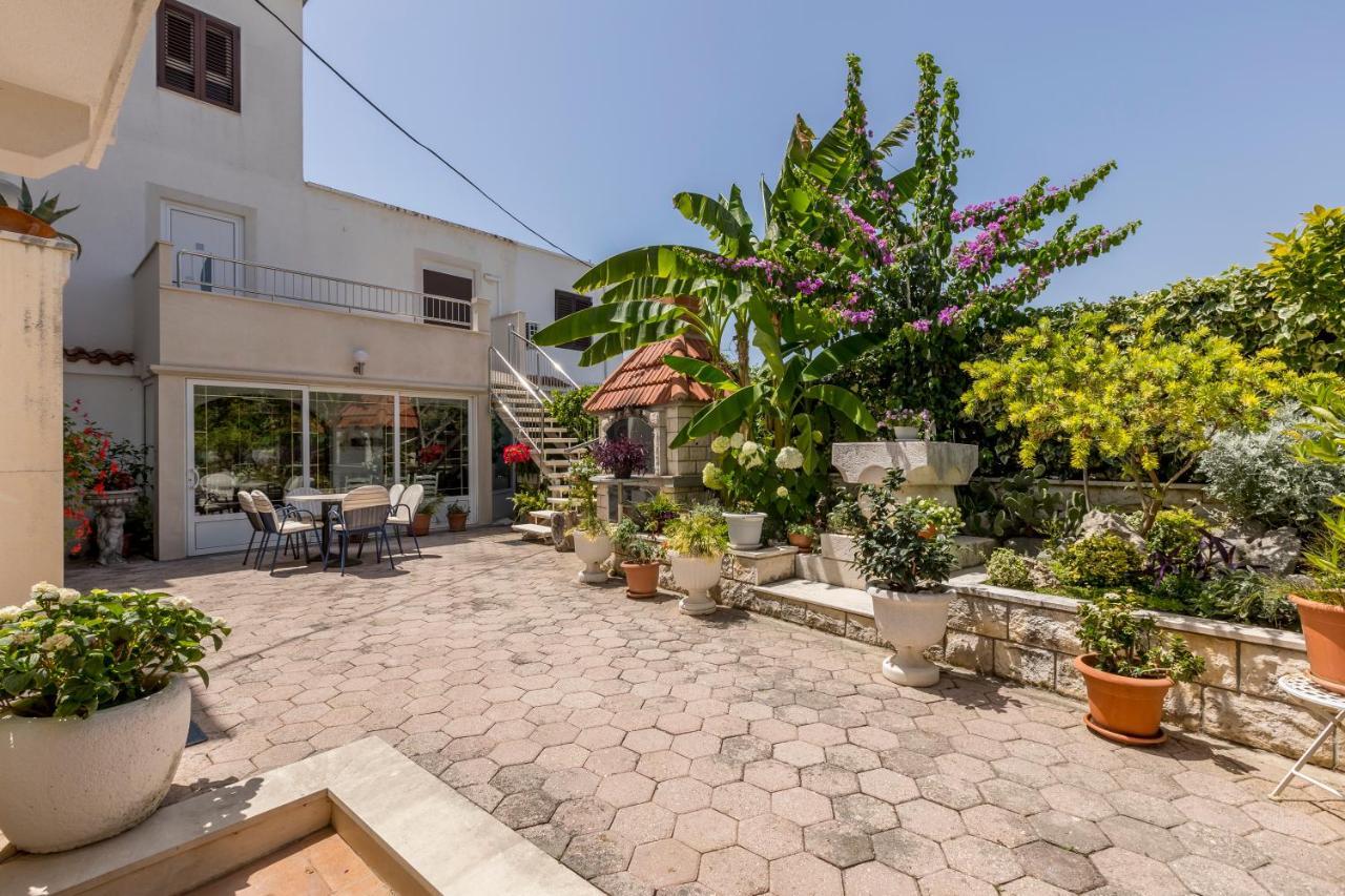 Villa Amigo Подстрана Екстериор снимка