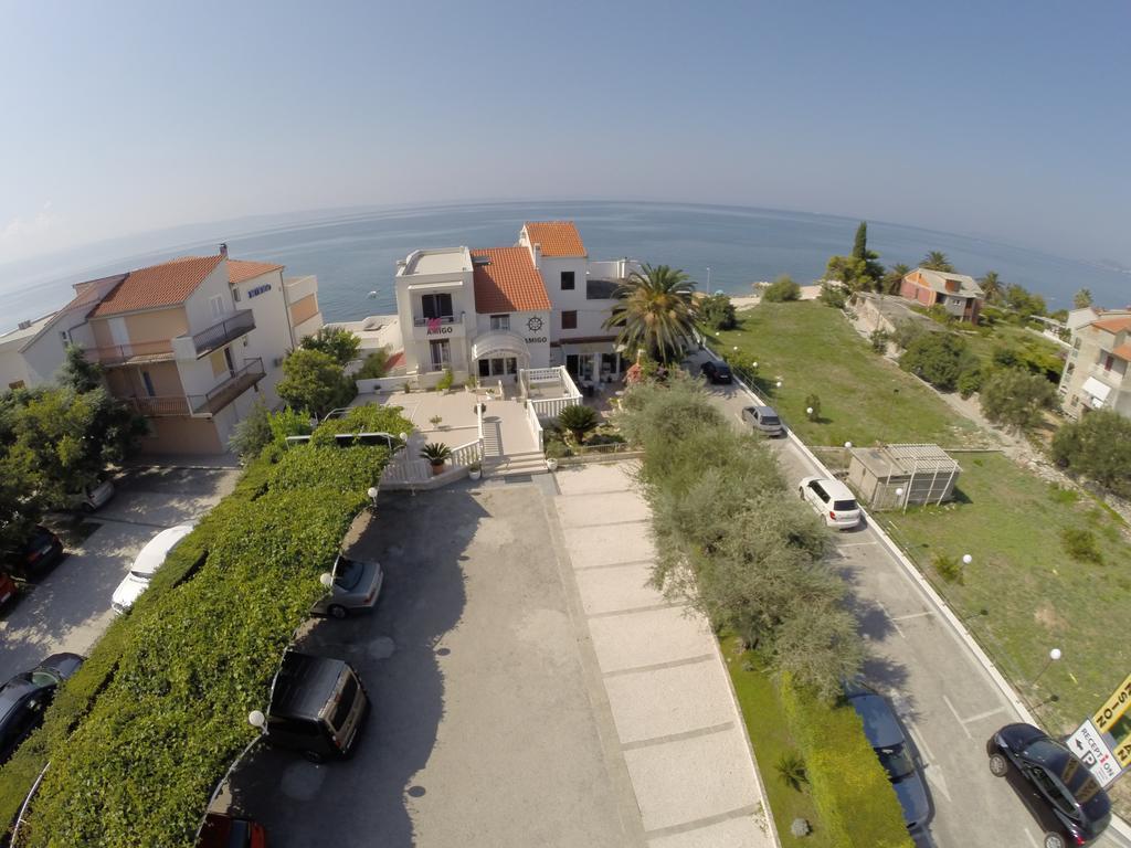 Villa Amigo Подстрана Екстериор снимка
