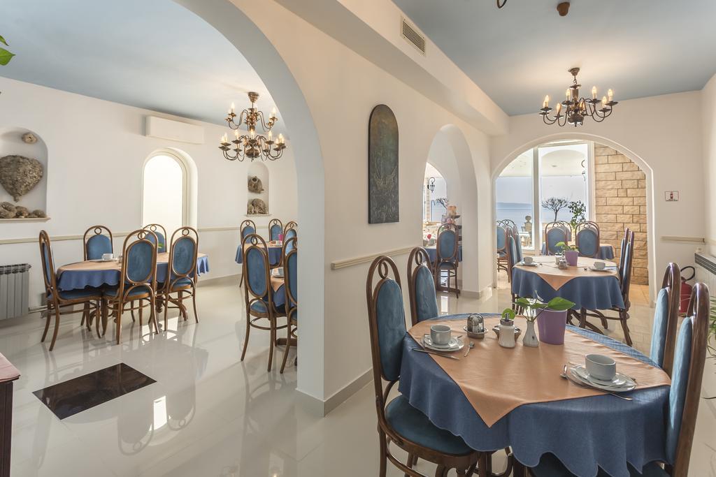 Villa Amigo Подстрана Екстериор снимка